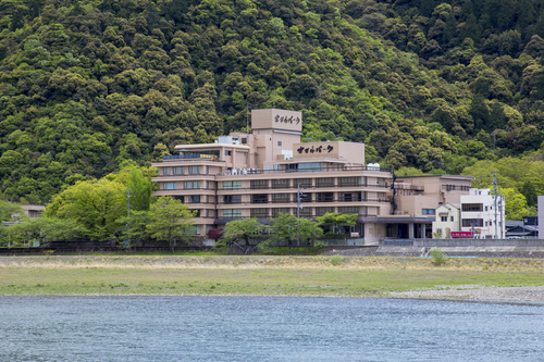 夏の風物詩”長良川鵜飼”と絶景露天風呂の長良川温泉ホテルパークへ