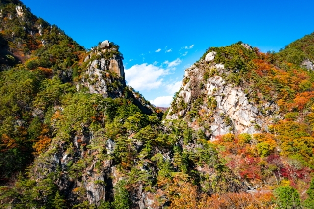 秋の山梨を満喫する！ハーバリウム体験に影絵の幻想的な世界 紅葉の昇仙峡へ