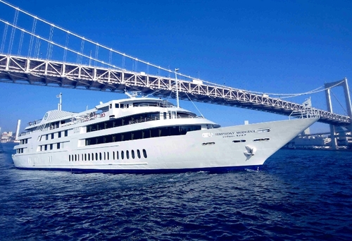 非日常のクリスマスクルージング「フレンチレストラクルーズ”シンフォニー”」