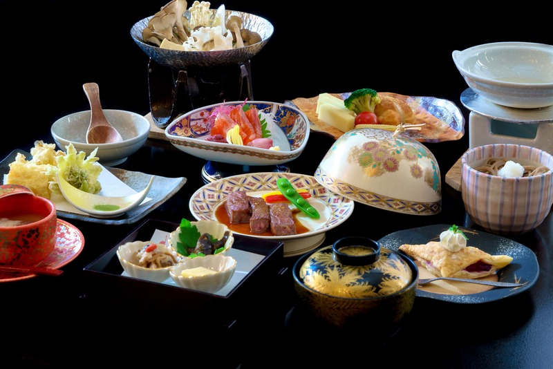紅葉の天竜舟下り＆紅葉列車飯田線　星降る里山の一軒宿「月下美人」