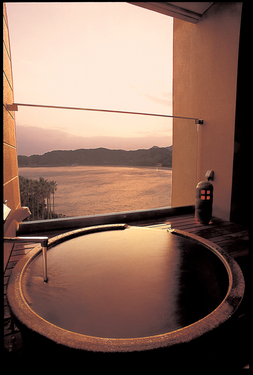 露天風呂客室に泊まる♪南伊豆弓ヶ浜温泉 壺中の宿○文（まるぶん）