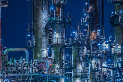 まるでＳＦのような不思議な夜の世界　川崎工場夜景クルーズ