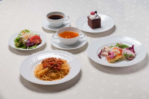 まるでＳＦのような不思議な夜の世界　川崎工場夜景クルーズ