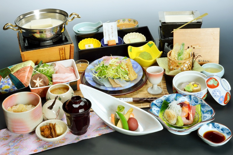 【うれしい2日間昼食付♪】ほっこり雪見の露天風呂 猿ヶ京温泉ホテル