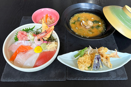 鉾田の春メロン 1/2メロンの試食＆メロン1玉狩り！ 大洗なぎさの海鮮丼