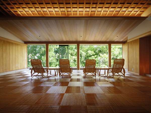 川のほとりに佇む老舗名旅館 下呂温泉「水明館」ワンランク上の客室”臨川閣”