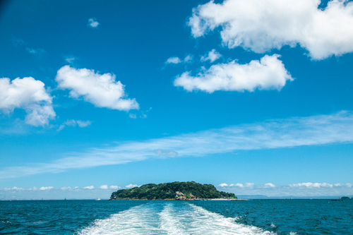 案内人とめぐる歴史探検　東京湾の無人島　猿島探検へ