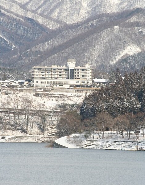 湖畔にたたずむ豆腐懐石の温泉宿　猿ヶ京温泉「猿ヶ京ホテル」