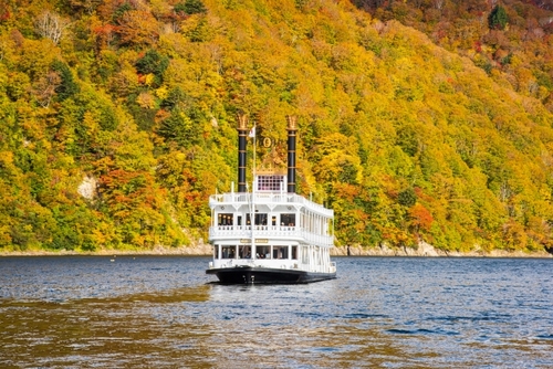 神秘の湖　奥只見湖遊覧＆紅葉の苗場ドラゴンドラ　六日町温泉「ほてる木の芽坂」