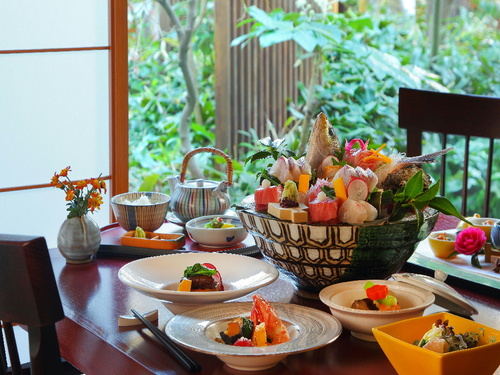 常に進化をつづける房総随一の名旅館　南房総鴨川温泉「鴨川館」