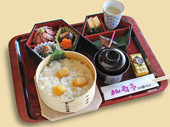 信州さくらんぼ狩り 小布施の老舗「桜井甘精堂」栗おこわ”北斎御膳”