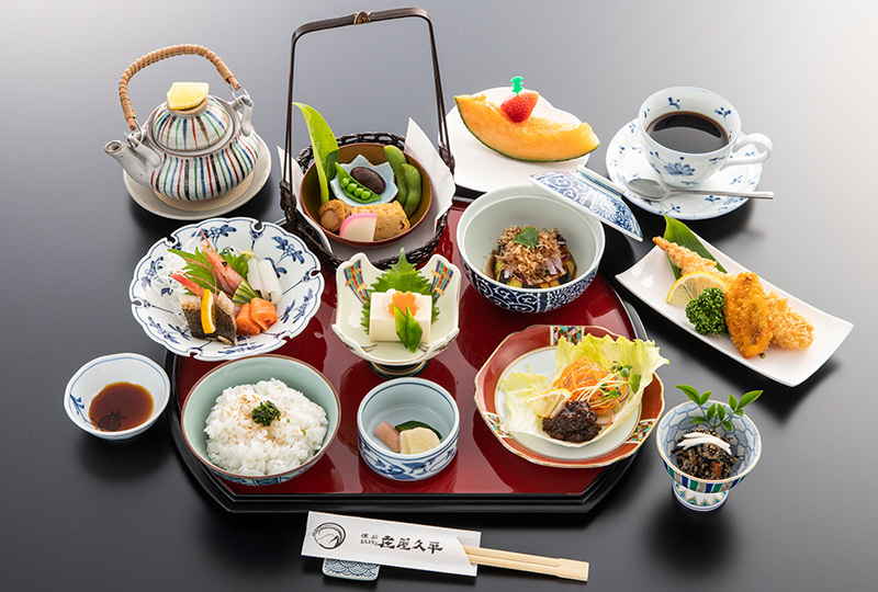 紅葉の新名所！　宝徳寺の床もみじ