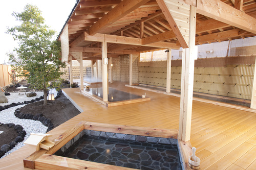 新しい年を旅館で迎える贅沢　昭和レトロな温泉街　戸倉上山田温泉「圓山荘」