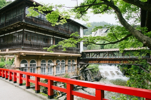 古き良き昭和レトロな温泉街で温泉三昧♪ 秘湯四万温泉「四万グランドホテル」