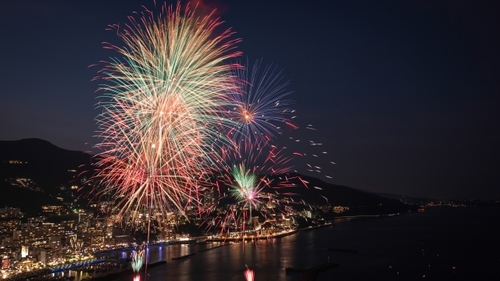 熱海海上花火大会　海辺の宿でゆっくり花火見物「ホテルリゾーピア熱海」