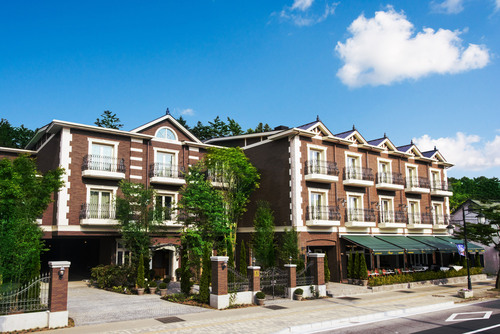 秋色に染まる少しぜいたくな旅へ　大人の軽井沢～のんびり旧軽井沢・白糸の滝へ～
