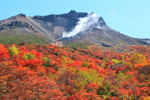 杖忘れの温泉と呼ばれる現在の湯治宿「芦野温泉」　那須高原の紅葉