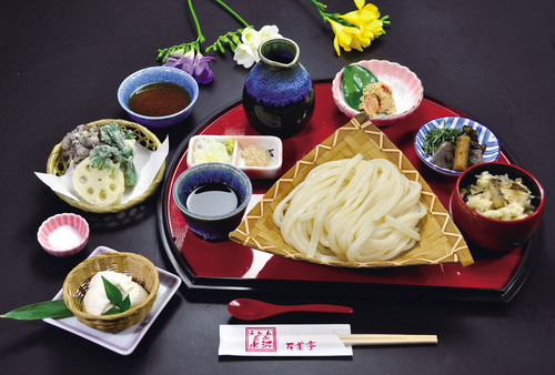 秋のローズガーデン 花の楽園 中之条ガーデンへ　日本三大うどん水沢うどん