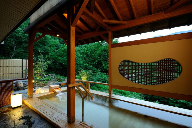 【昼食2回付】山深い湯の里に佇む旅館　越後長岡・山古志村　蓬平温泉「和泉屋」