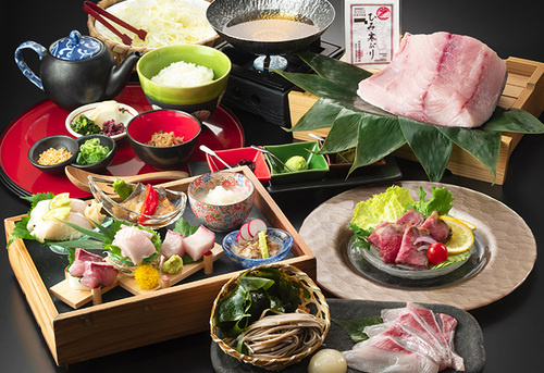 富山”寒ブリ”・福井”ズワイガニ”北陸冬の味覚を満喫♪くつろぎの北陸冬紀行
