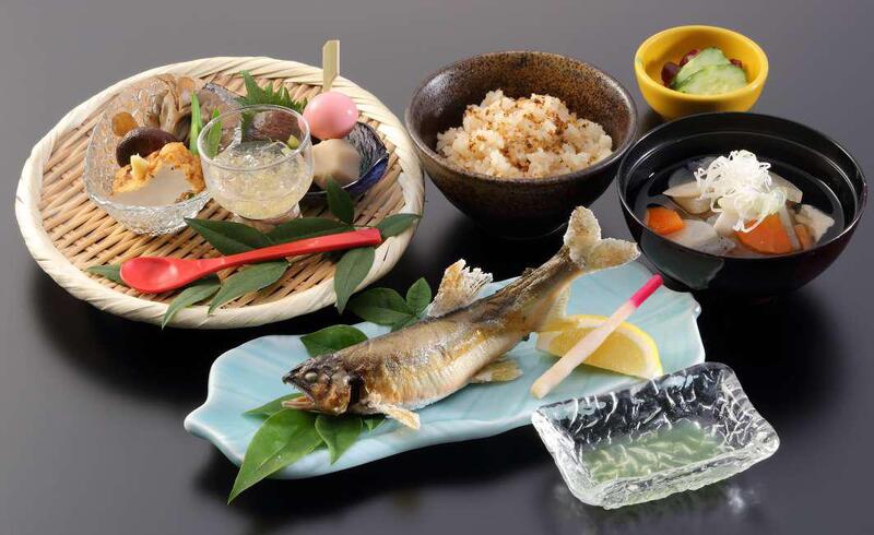 【夏限定】川のせせらぎと伝統を味わう！碓氷川のほとり夏の風物詩｢磯部簗｣